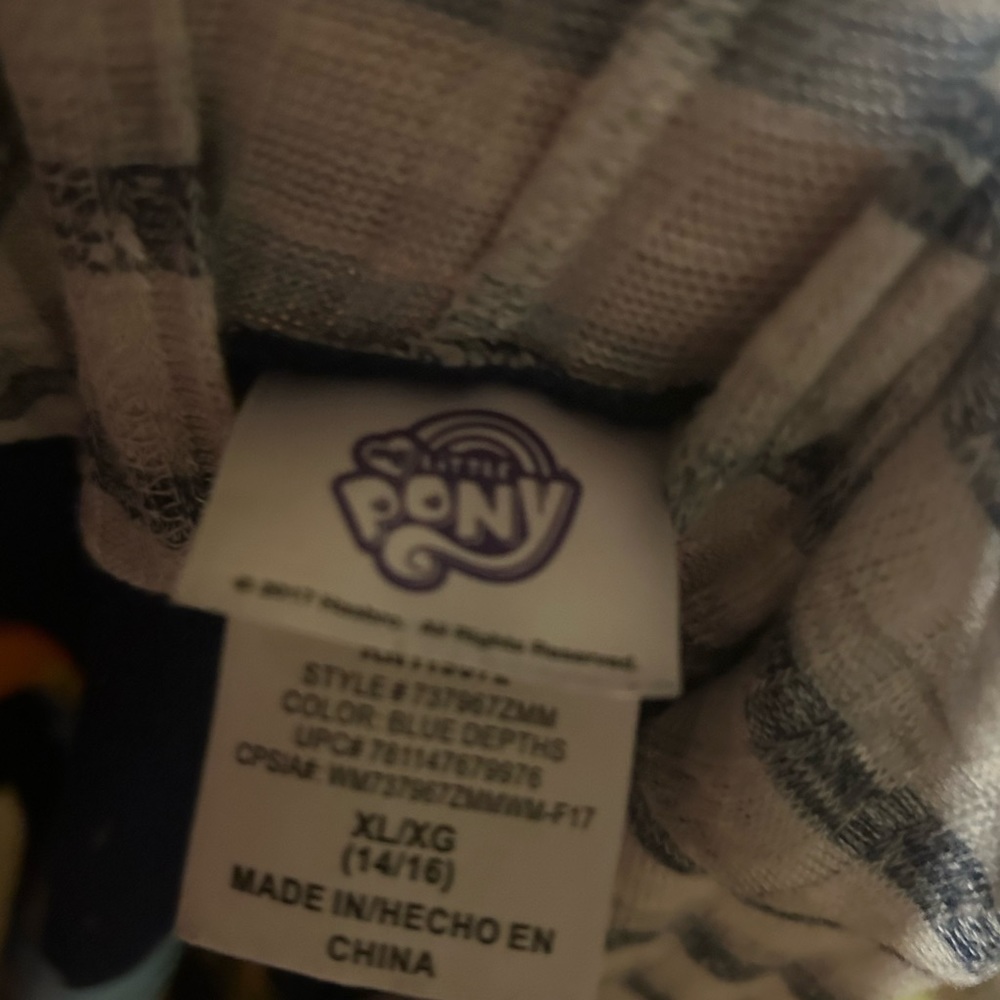 Shirt - Picture 5 of 6